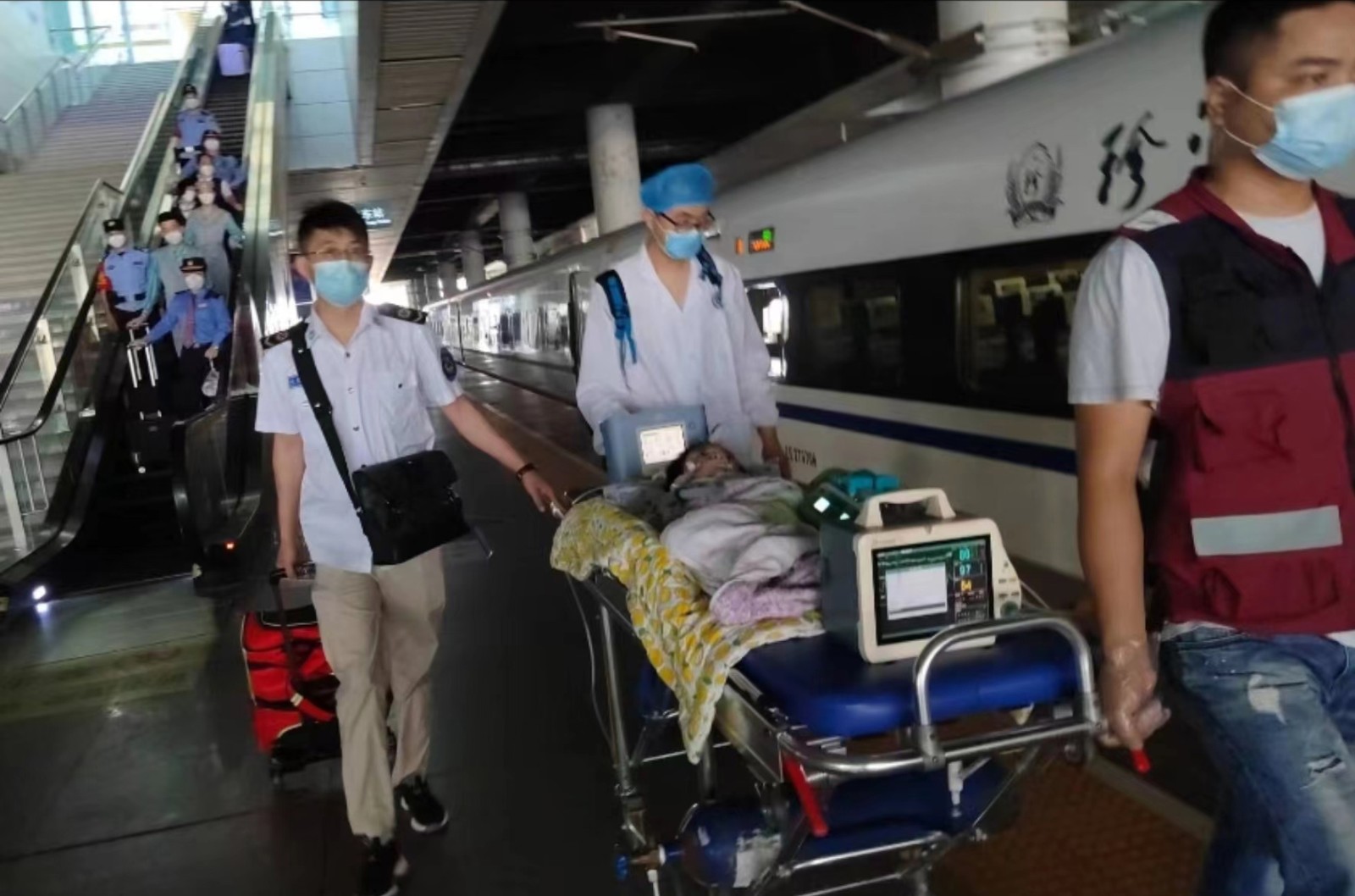 得荣县高铁转运公司